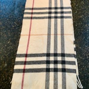 Burberry cashmere scarf! Excellent condition. 64x12